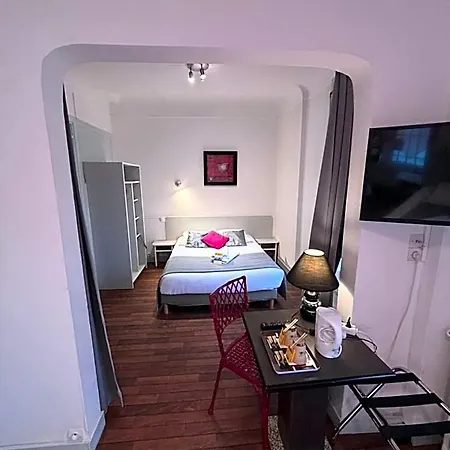 Crystal Hotel 2*