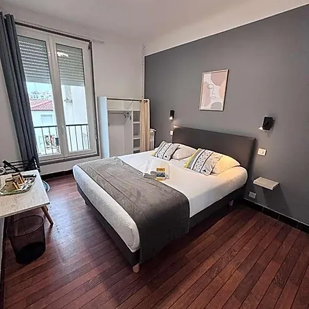 Crystal Hotel 2*